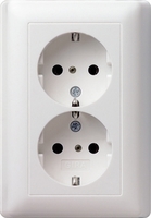 Розетка Gira System 55 2-мест. 1мод. моноблок с рамкой З/К скр. уст-ки16А 220-250В со шторками IP20 белый | 078303