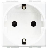 Розетка 1-м СП 2мод. 16А IP20 2P+E с заземл. защ. шторки бел. Leg BTC N4141 Legrand