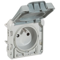 Розетка СП Plexo 2К+3 франц. станд. авт. защ. крышка Leg 069555 Legrand