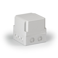 Cubo S 125 x мм, 50 мм основание, метрические выбивные отверстие, серая крышка, PC, IP 66/67 - SPCM131313G Ensto