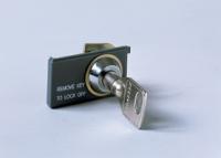 Блокировка выключателя в разомкнутом состоянии LOCK IN OPEN POSITION - SAME KEY N.20007 | 1SDA066001R1 ABB