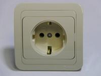 Розетка 1-м СП Mimoza 16А IP20 с заземл. крем./крем. Makel 25028
